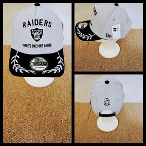 LAS VEGAS RAIDERS NFL FOOTBALL SNAPBACK HAT.